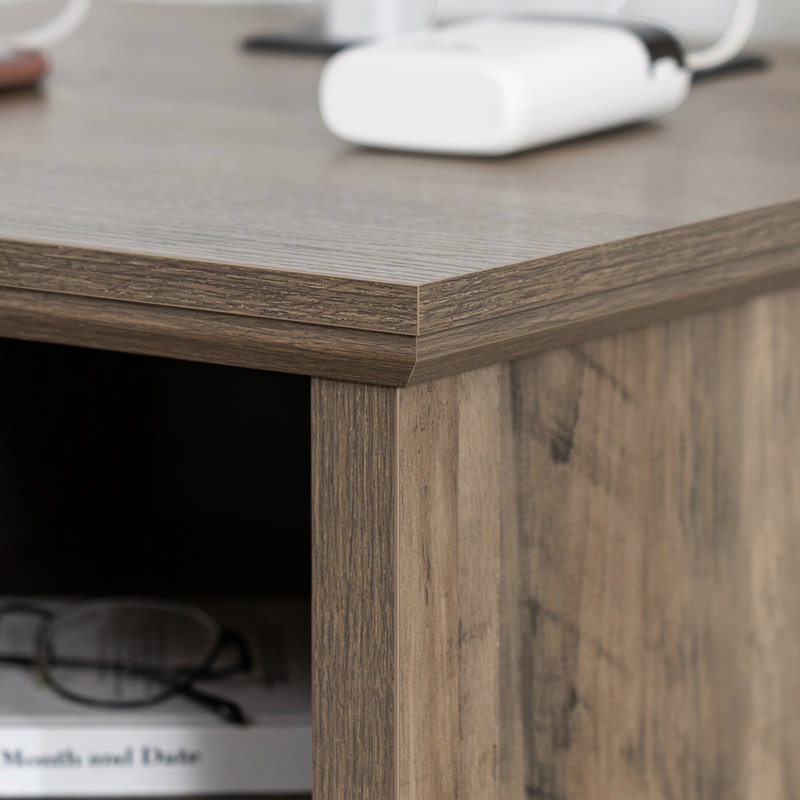 Table de chevet de ferme l 17,7 po Kadric avec prises intégrées, 2 tiroirs et tablette ouverte, Gris