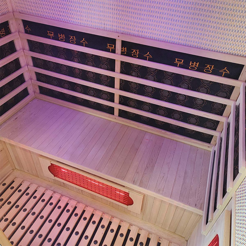 Trois personnes utilisent le sauna infrarouge FAR de Hart