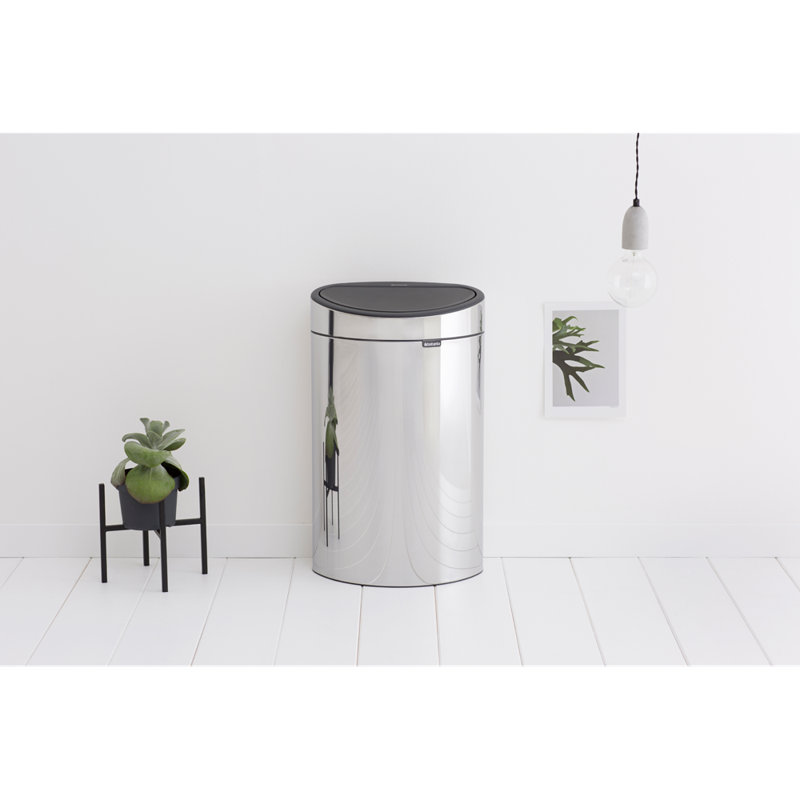 Poubelle à couvercle tactile 10,6 gallons (40 litres), Acier brillant