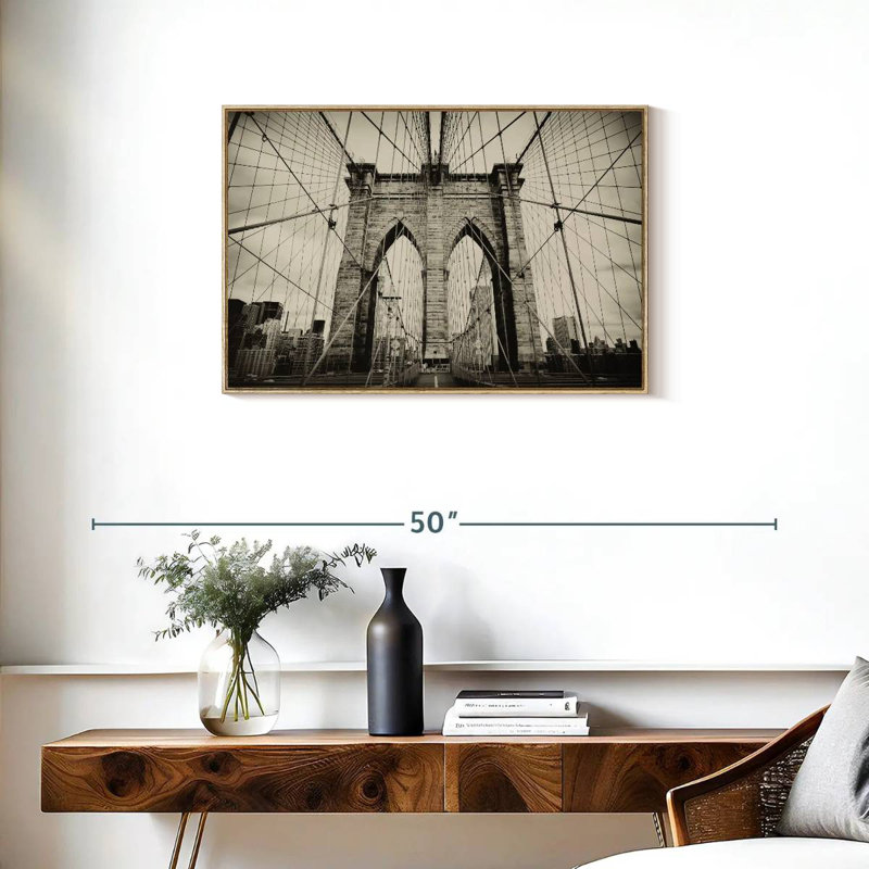 Pont monochrome de Brooklyn, 31 po x 21 po, Cadre flottant en bois naturel