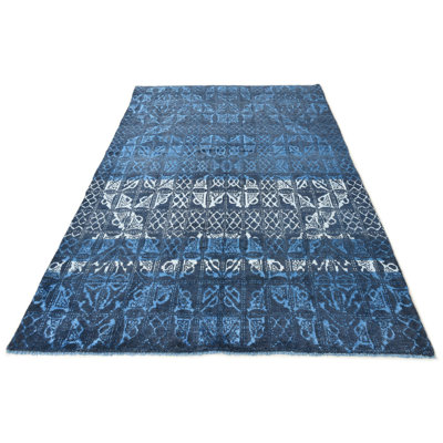 Tapis bleu Howard