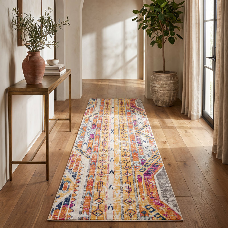 Tapis jaune à motif abstrait Kymiere, Tapis de couloir 2 pi 3 po x 6 pi