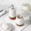 Ensembles d'accessoires de salle de bain en céramique, 4 pièces, distributeur de savon, porte-brosse à dents, porte-brosse à dents et porte-savon, ensemble d'évier de salle de bain durable pour décoration intérieure moderne, ensemble cadeau, blanc 
