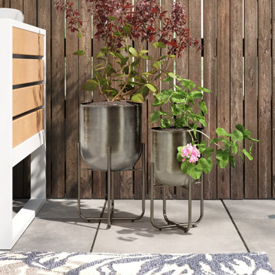 Nickson 2 Piece Metal Indoor and Outdoor Planter Set