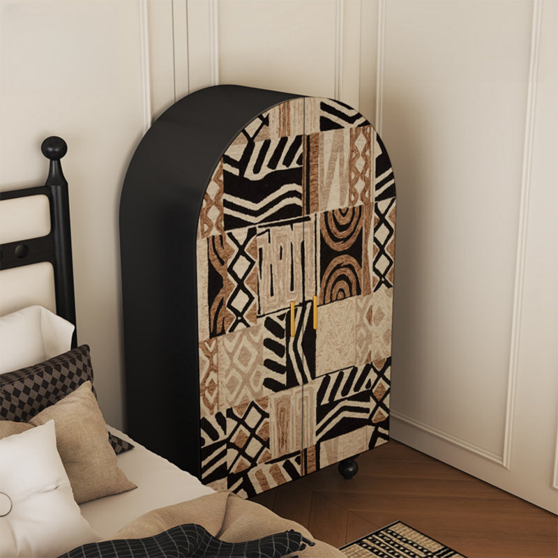 Armoire arquée avec tablettes et portes