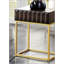 Table d'appoint de style contemporain avec structure en métal, tiroirs dissimulés, pieds en acier doré et finition noyer pour les espaces de vie modernes