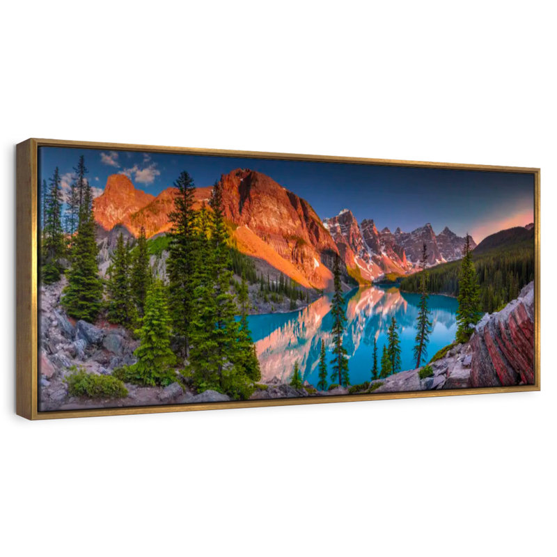 Crépuscule au lac Moraine, Cadre flottant doré, 28 po x 10 po