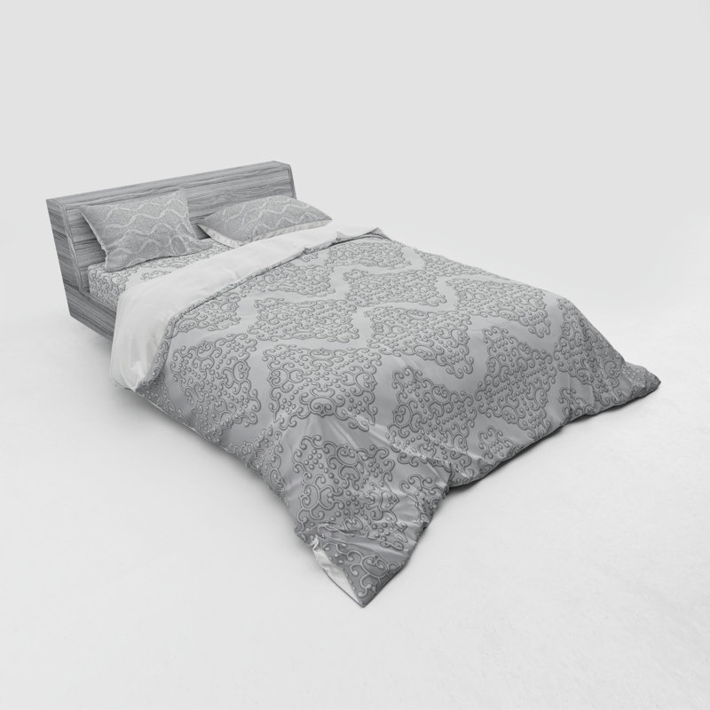 Traditional Polyester Geometric Shapes Duvet Cover, Queen Duvet Cover + 3 Additional Pieces