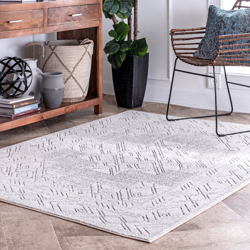 Guinn Geometric Indoor Rug, Rectangle 5' x 7'5"