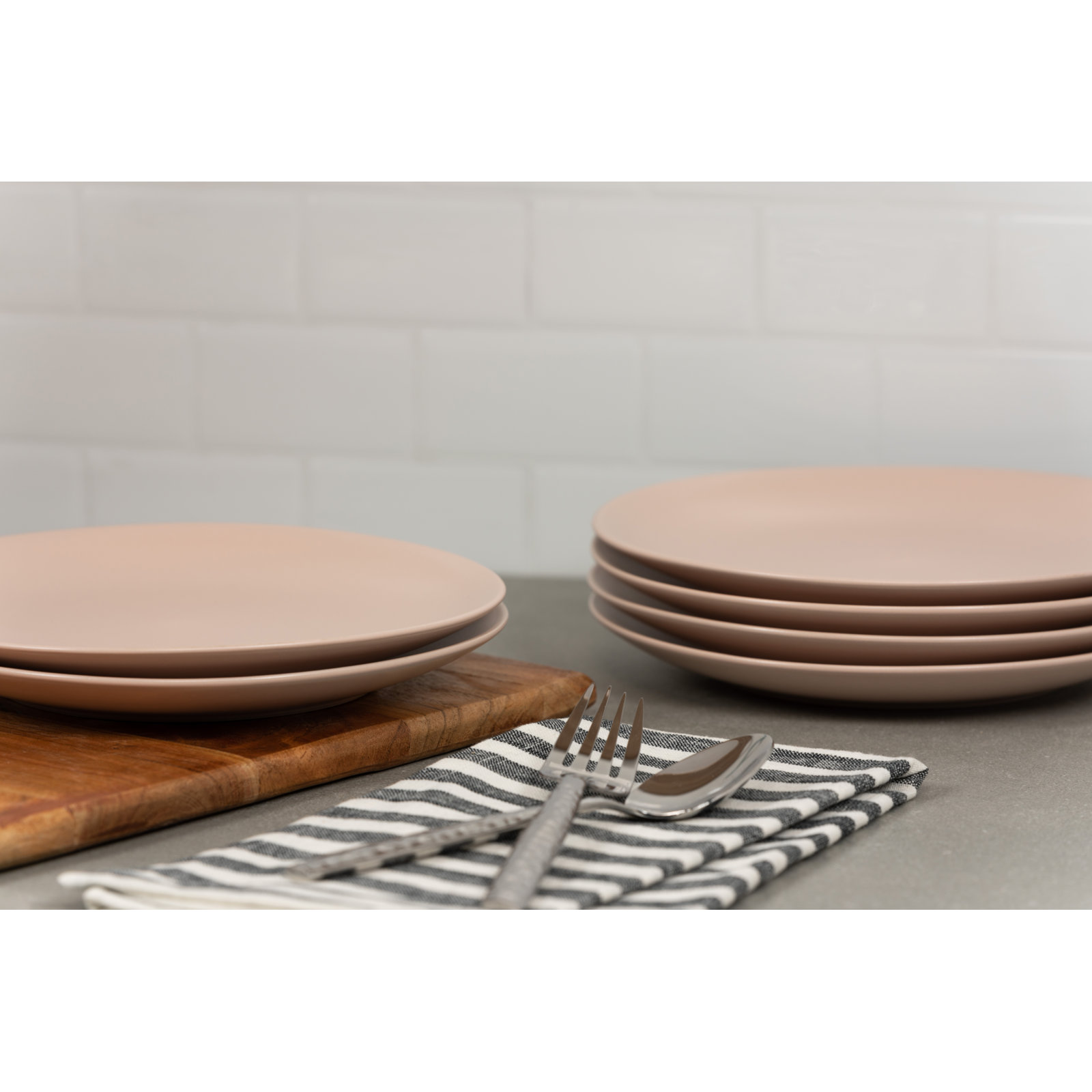 Wazee Matte 8" Dinner Plate, Pink