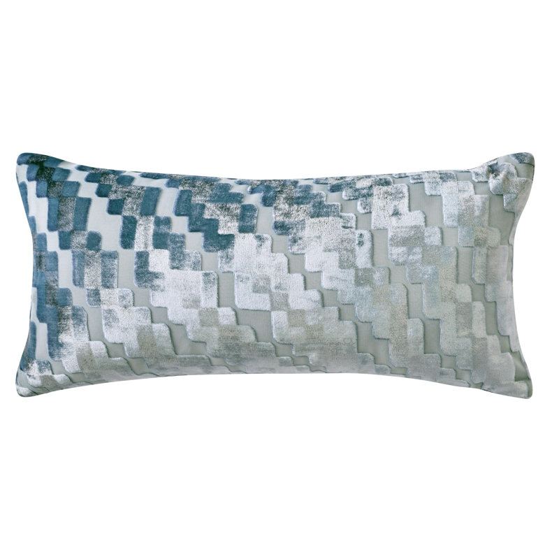 Coussin en velours 12 x 24 po Steps Harbor