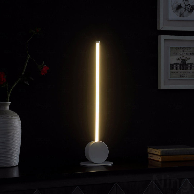 Lampe de table moderne en métal
