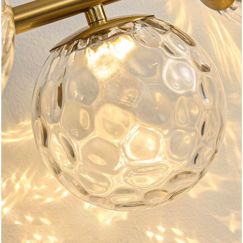 Éclairage pour meuble-lavabo 5 lumières Mid-Century avec globes en verre martelé et or brossé