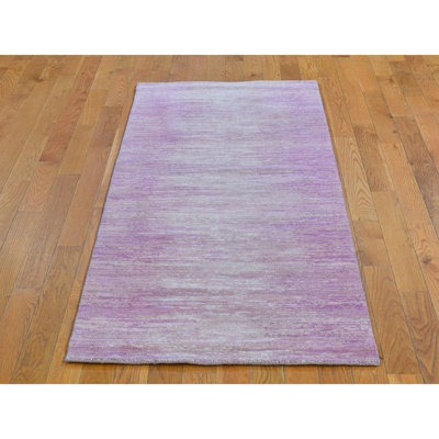 Tapis de couloir oriental noué à la main 2 pi 6 po x 6 pi 2 po rose avec des touches de laine naturelle ivoire