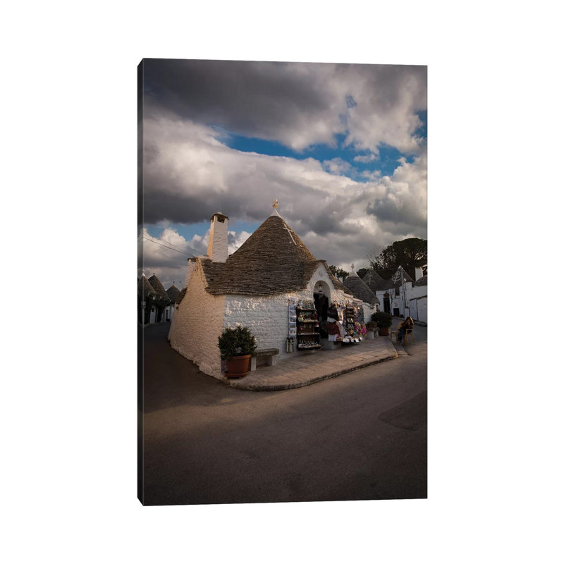 Alberobello, Apulia III par Enzo Romano - Toile tendue, estampe numérique sur toile tendue, H 18 po x l 12 po x 1,5 po