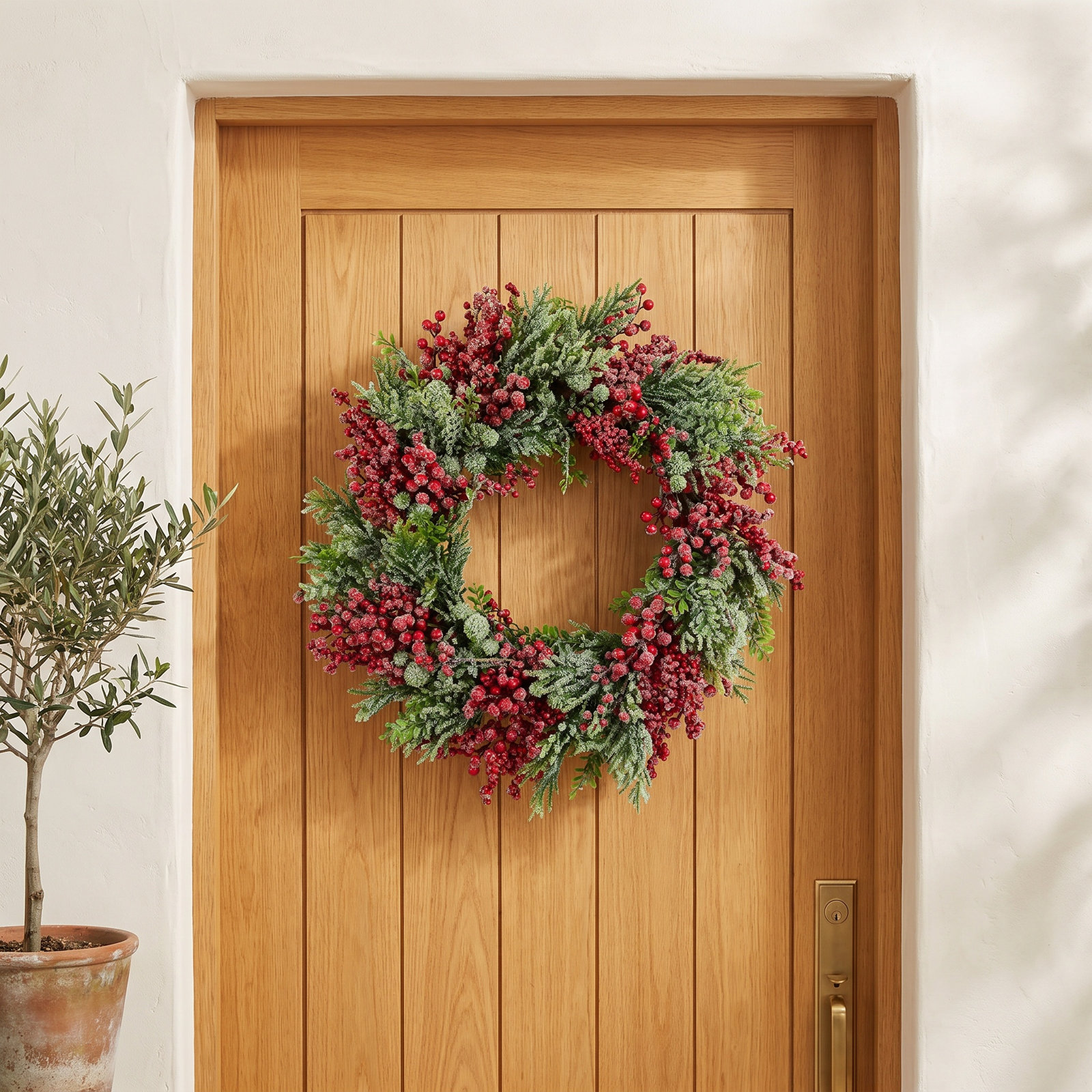 28'' Faux Berry Polyethylene Plastic Wreath