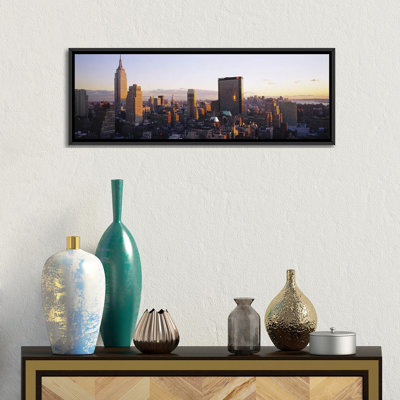 «Buildings in a City, Manhattan, New York City, New York State», reproduction de photo