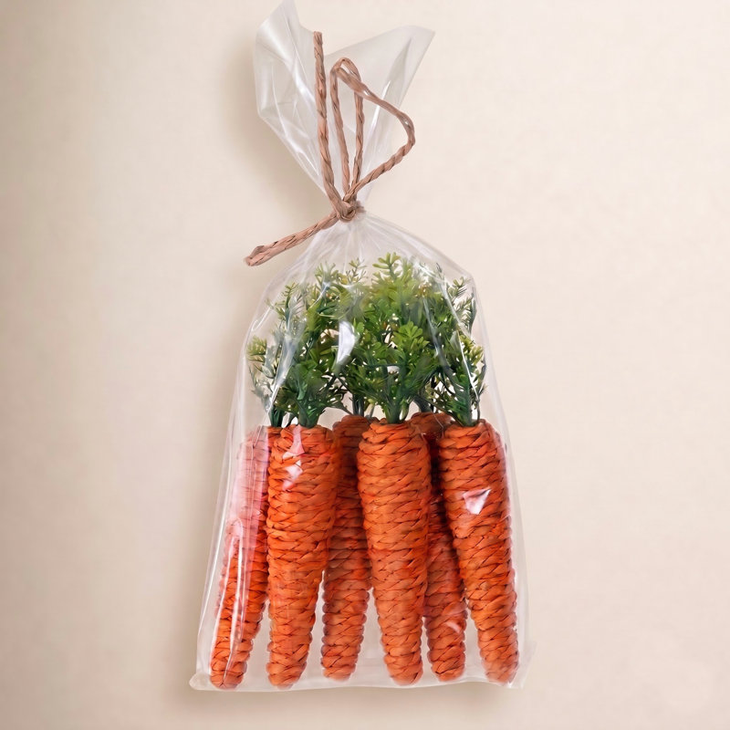 Carottes artificielles Vickerman. Chaque carotte mesure 7 po de hauteur et 3 po de largeur. Comprend six carottes par sac.