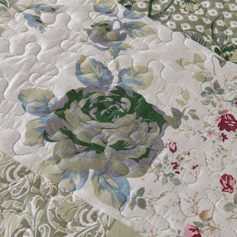 Floral Patchwork Quilt Set Reversible Soft and Lightweight Bedding Set, King Quilt + 2 Shams, Green Floral/Patchwork