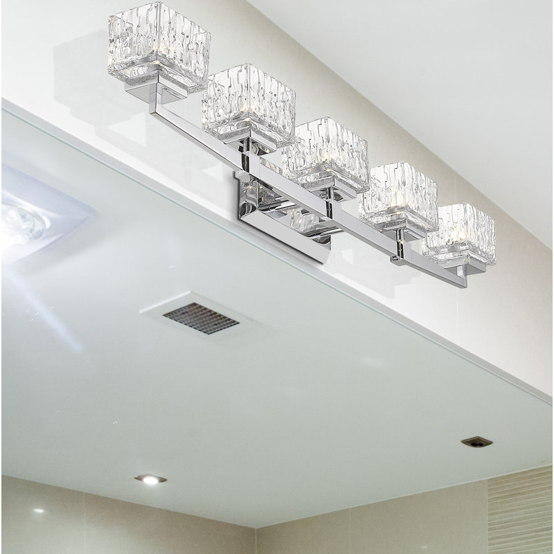 Éclairage de salle de bain à intensité variable 5 lumières Bechard, Chrome