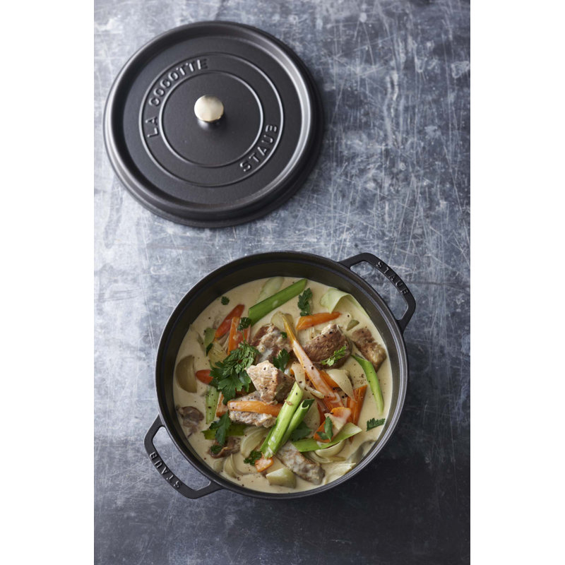 La Cocotte Cast Iron Round Cocotte, 7 quarts, Black Matte