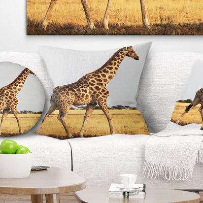 Simple girafe en Afrique qui marche - Coussin décoratif imprimé animal