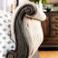 Lit de style très rustique en tissu beige rustique de style oriental, conception contemporaine, structure en bois massif-130082246
