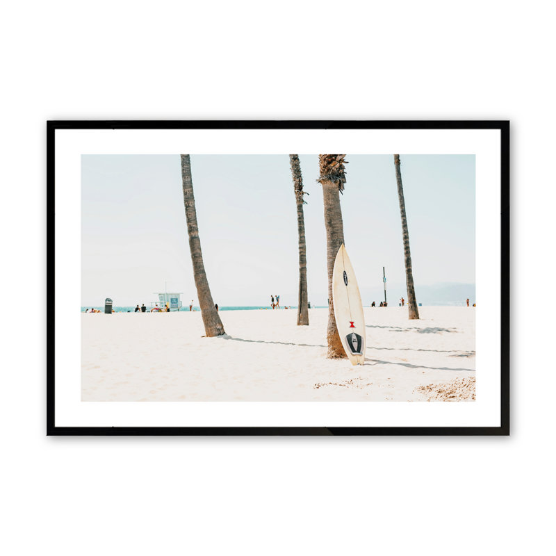 «Fanelli On The Shore» encadré sur papier par Krista Broadway, Noir satiné, H 16 po x l 20 po x P 1,25 po