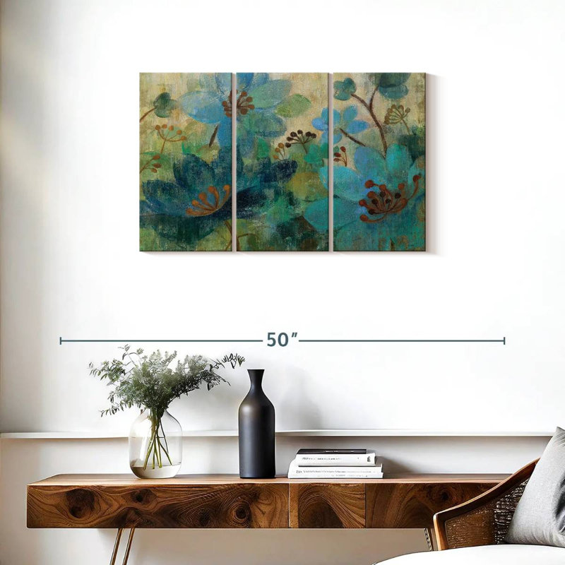 Avery Peacock Garden, 20" H x 33" W