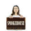 Enseigne en plastique 13 po x 20 po Smokehouse Street