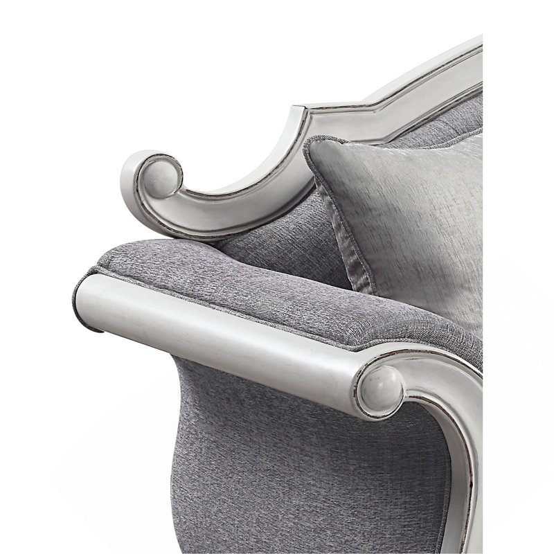 Causeuse en tissu gris et blanc antique avec 3 coussins