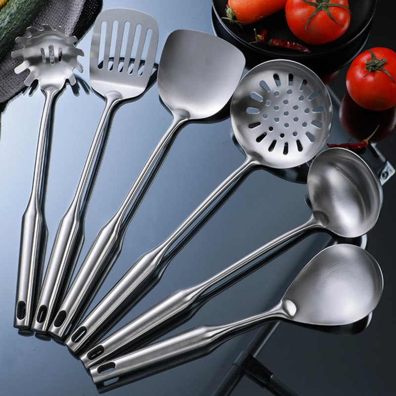 Ensemble d'ustensiles de cuisine professionnel en acier inoxydable 5 pièces avec Turner fendu, cuillère, louche, spatule et écumoire