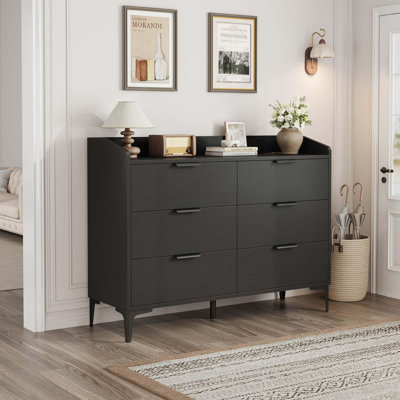 Commode à 7 tiroirs de 47,2 pouces de large en chêne naturel - Armoire de rangement en bois avec prises de courant pour le salon, la chambre à coucher ou l'entrée
