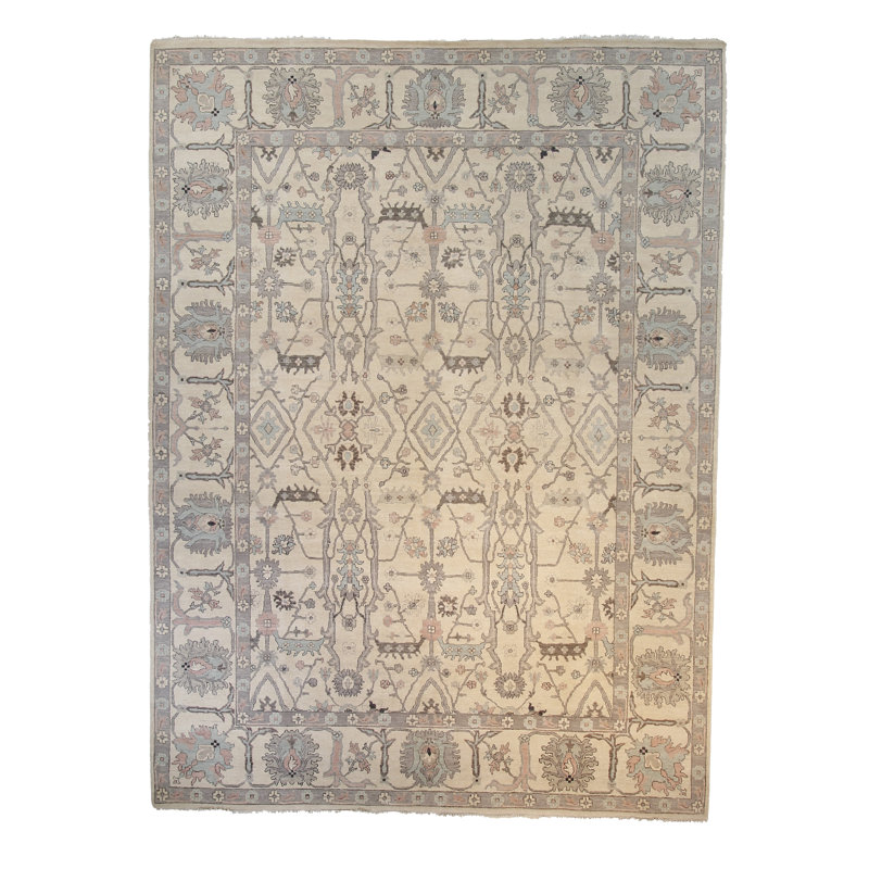 Ushak Oriental Area Rug in Ivory