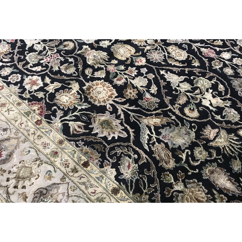 Tapis noir et ivoire de haute qualité noué à la main