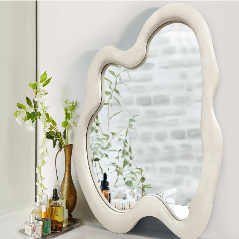 Miroir mural irrégulier, 20 po x 28 po, Beige