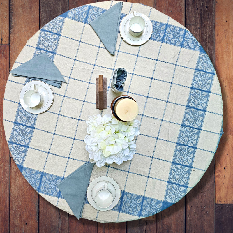 Jacquard Grapevine Tablecloth