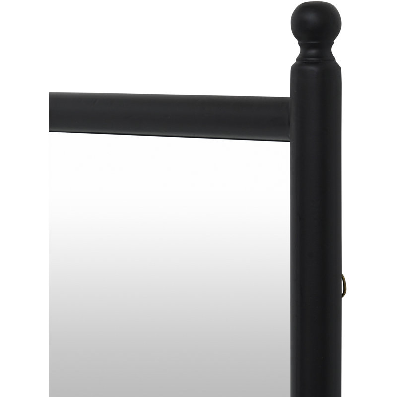 Miroir Daneeka, Black