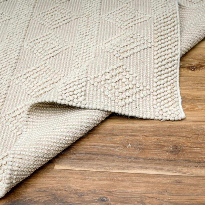 Darchelle Geometric Handmade Wool Area Rug in White, Rectangle 6' x 9'