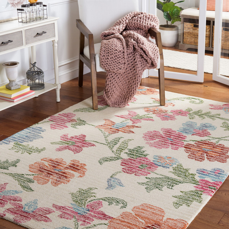Shona Hand Tufted Wool Floral Rug, Rectangle 5' x 8'