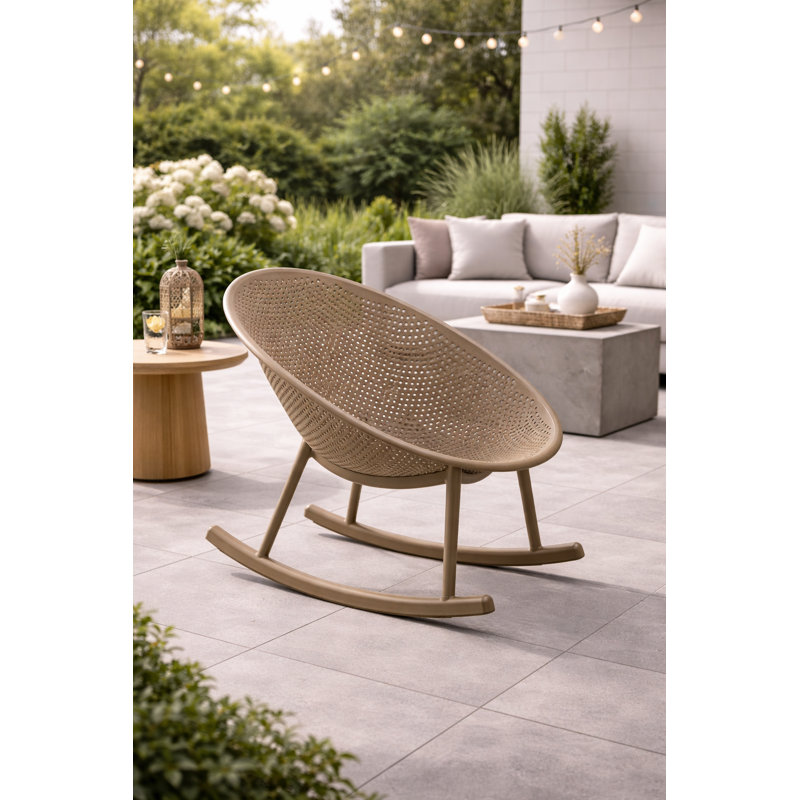 Chaises berçantes de luxe modernes et luxueuses de style glamour organique, chaises berçantes en forme d'œuf et chaises d'extérieur intérieures en plastique toutes saisons avec design perforé respirant pour la terrasse, le balcon, le solarium et le bord de la piscine