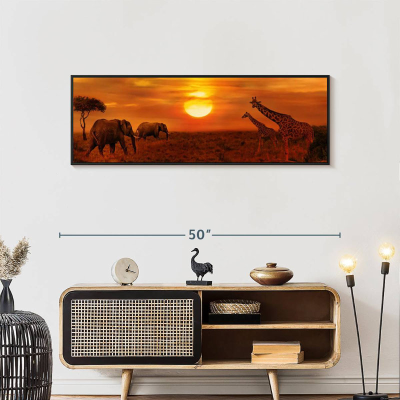 Safari africain au coucher du soleil à Whitmer, 46 po x 16 po, Cadre flottant noir