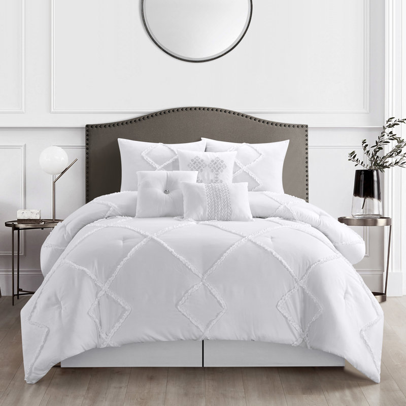 Alissar White Microfiber Queen 7-Piece Comforter Set