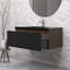 Meuble-lavabo moderne à rayures avec lavabo simple-338554066