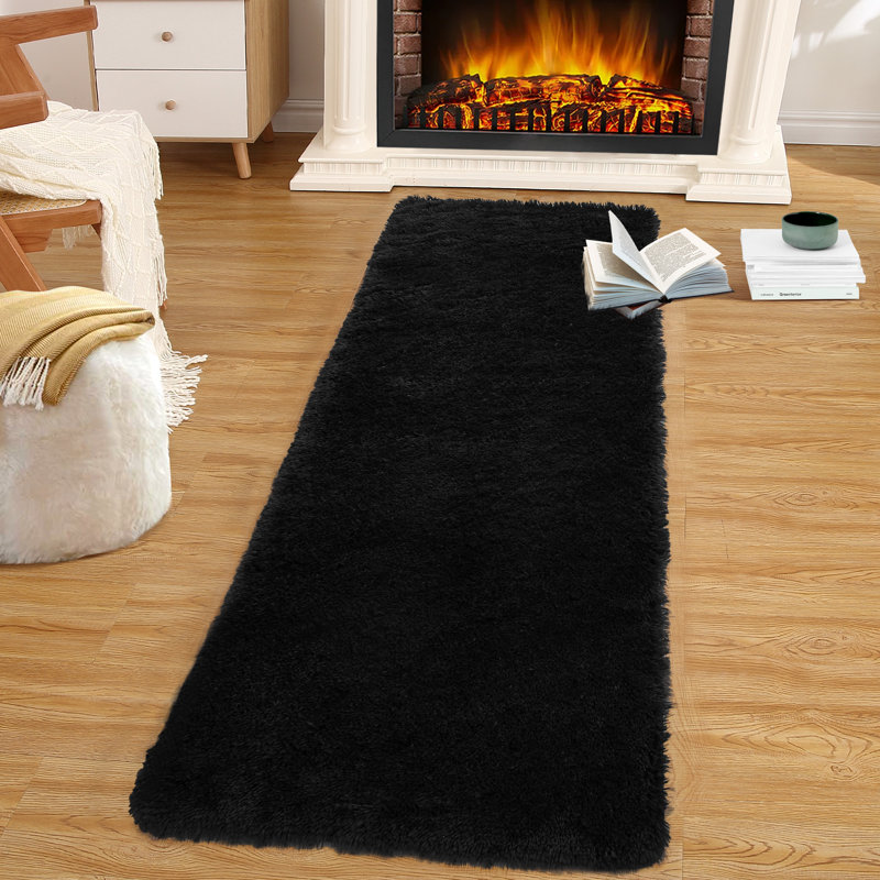 Modern rug with soft velor surface, Tapis de couloir 2 pi x 8 pi
