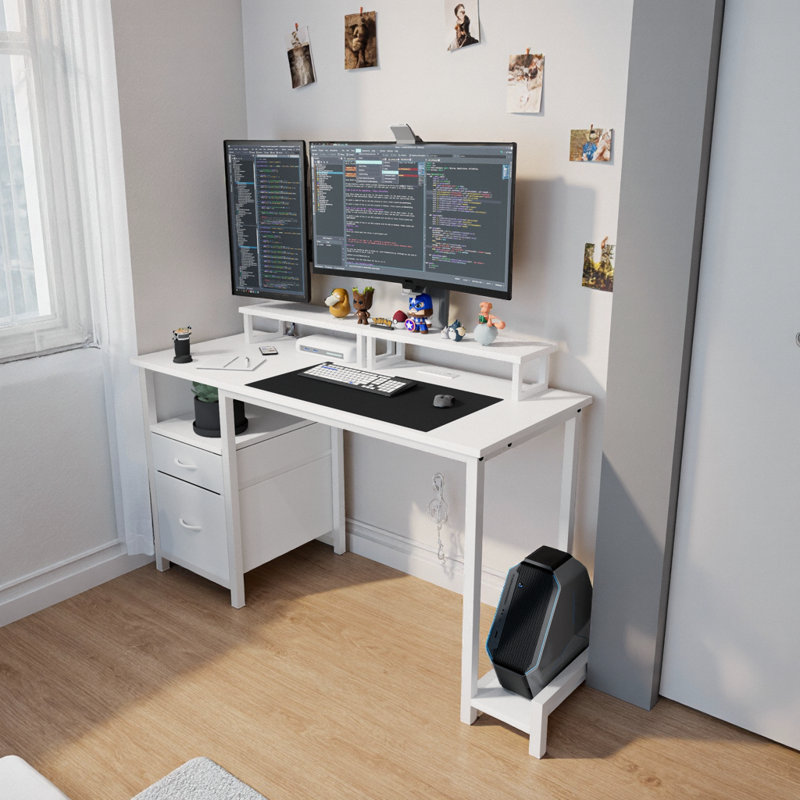 Bureau d'ordinateur moderne élégant de 47 po avec centre de charge et écrans mobiles Sleek