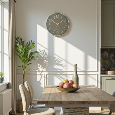 Horloges, horloge murale ronde 12 po, cadran gris, cadre argenté, contemporain, moderne