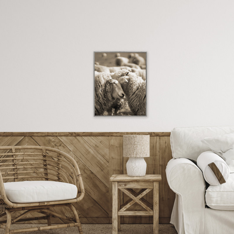 «Hugling Sheep in Flock», estampe numérique, conception de Martin Podt, H 30 po x l 24 po, Estampe numérique Farmhouse