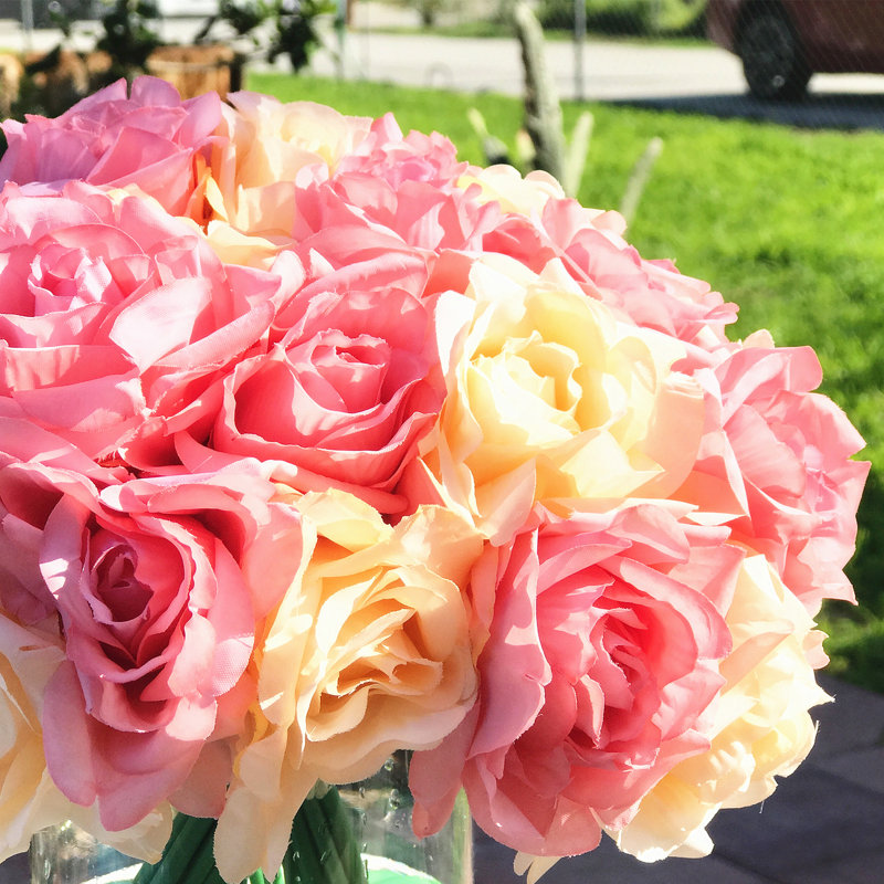 Arrangement floral roses en vase, Rose / Jaune