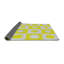 Tapis jaune géométrique-452721252